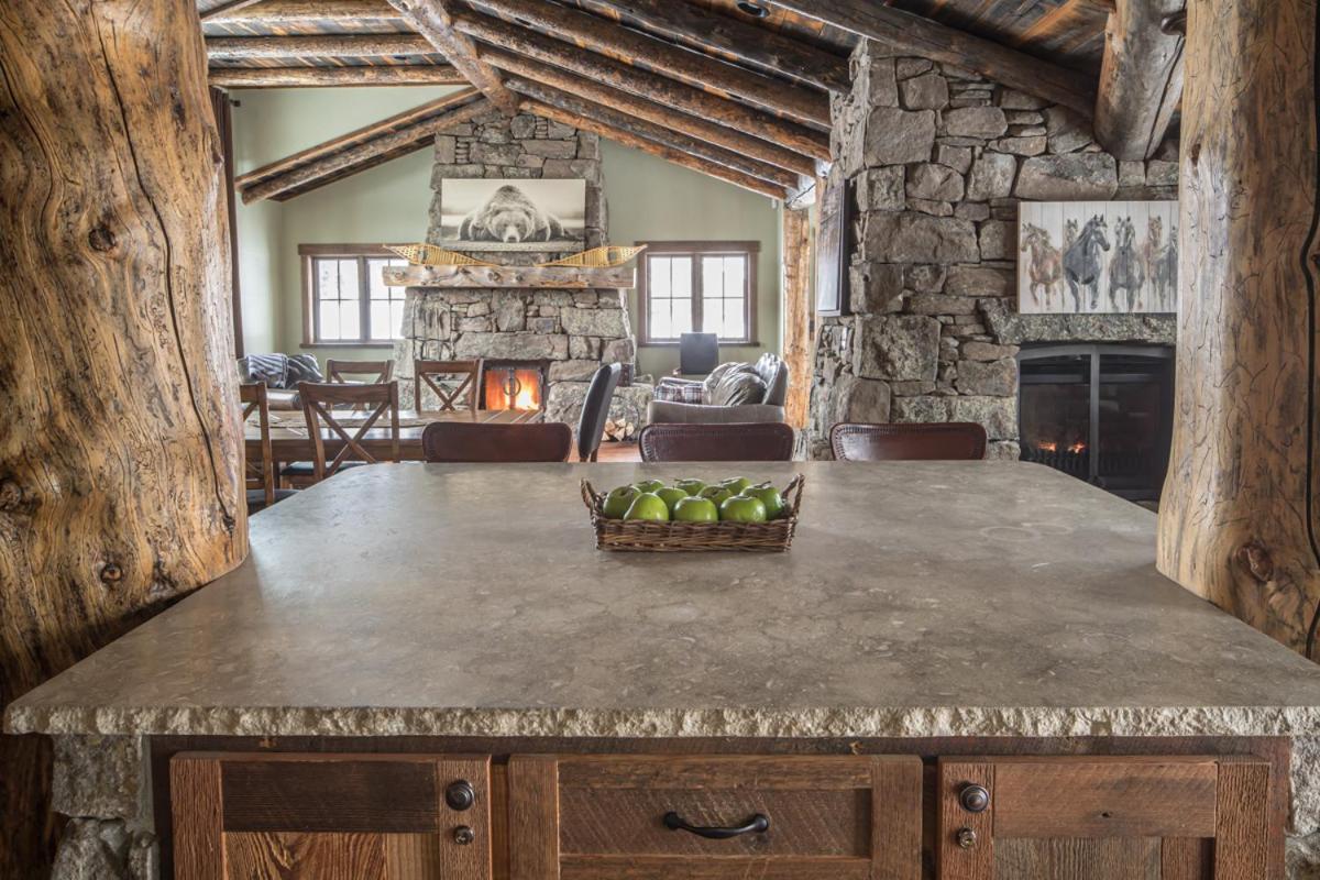 Hobbit House Villa Big Sky Bagian luar foto