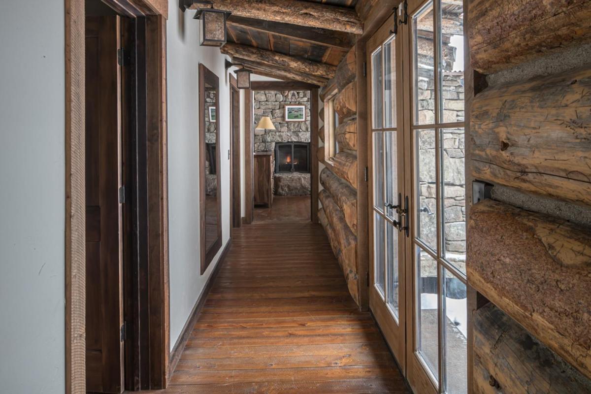 Hobbit House Villa Big Sky Bagian luar foto